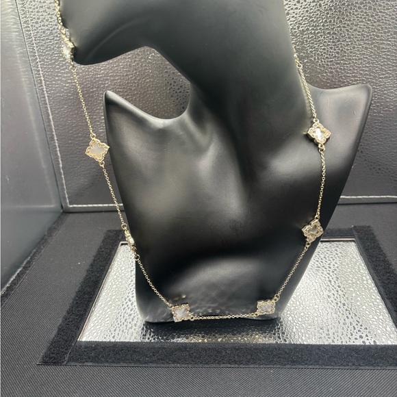 Elegant Gold Necklace with Mother Of Pearl Accents. - Picture 2 of 4